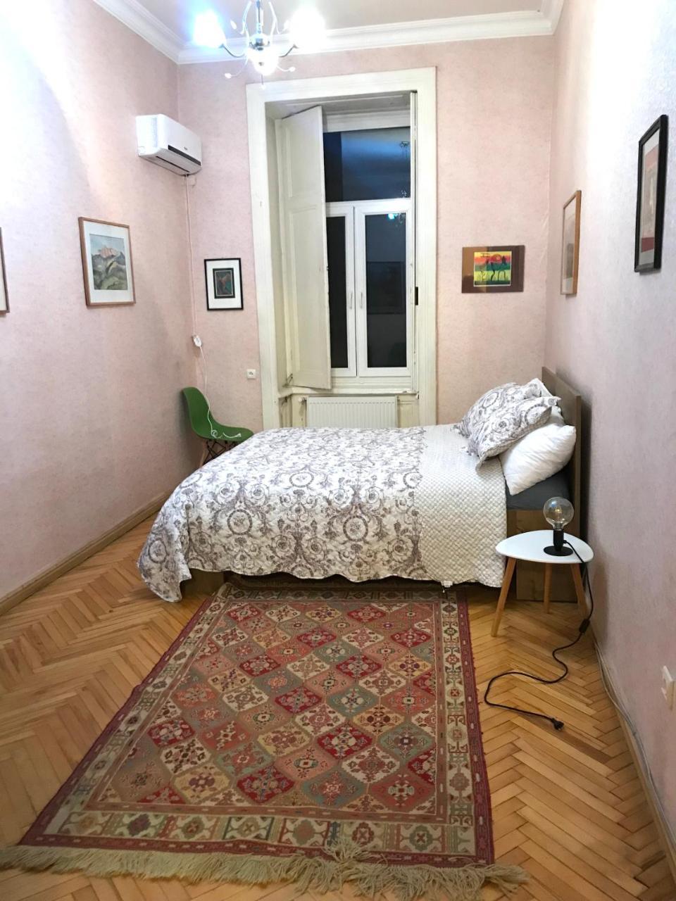 Апартаменти Freedom Square Flat Тбілісі Екстер'єр фото